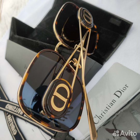 Женские солнцезащитные очки Dior Bobby