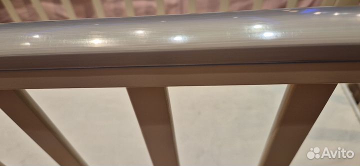 Детская кроватка с маятником и ящиком