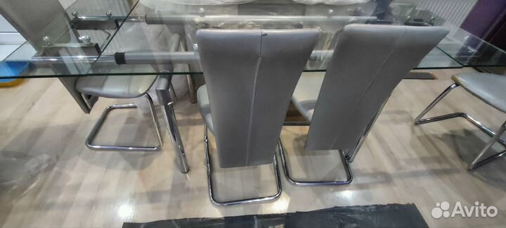 Стол стеклянный с 4 стульями