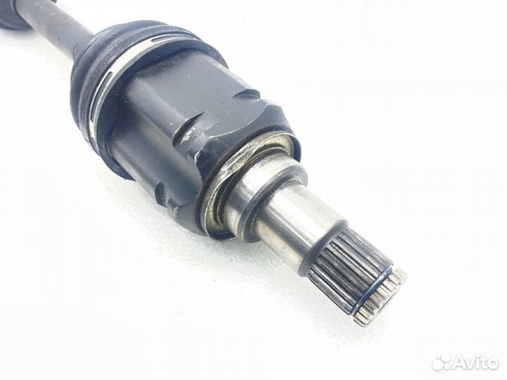 Полуось (привод) передний левый Toyota Noah ZRR70