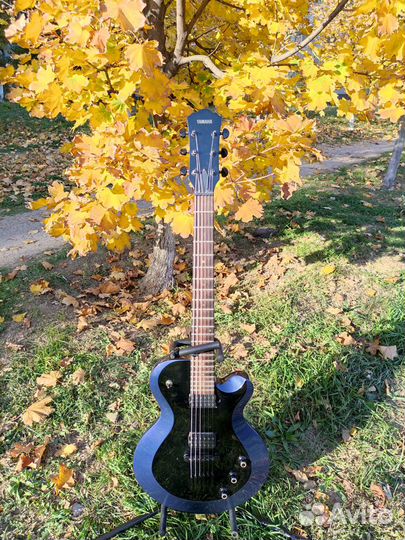 Электрогитара Yamaha AES 720