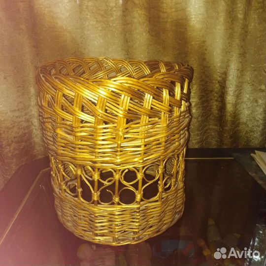 Кашпо из натуральной лозы