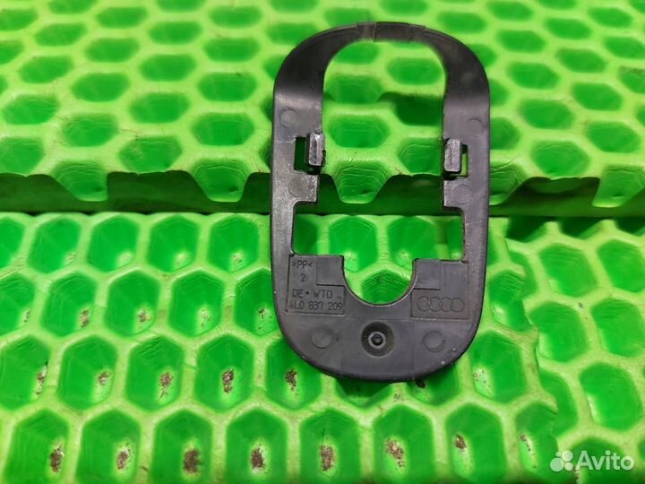 Прокладка внешней ручки двери передняя Audi Q7 S