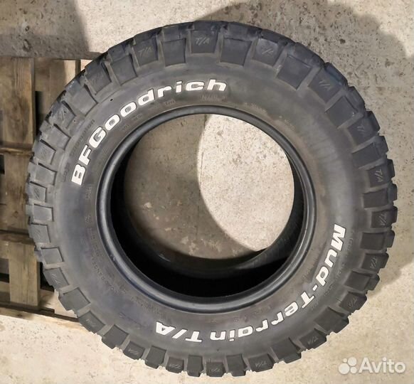 Bfgoodrich Mud-Terrain T/A KM2 285/70 R17 121Q