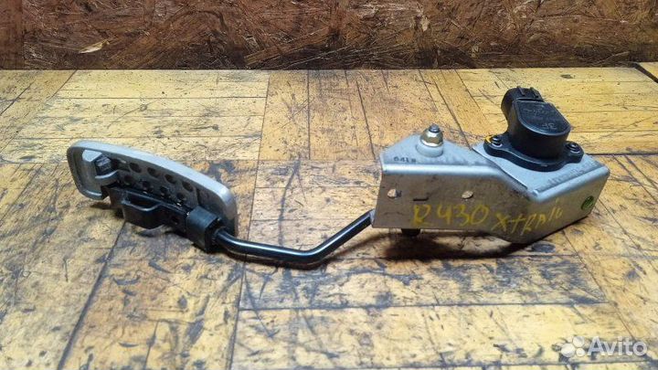 Педаль газа Nissan X-Trail T30 2006