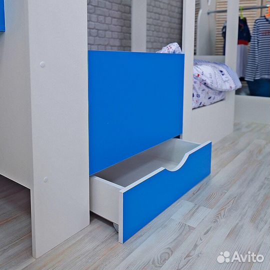 Кровать домик розовая