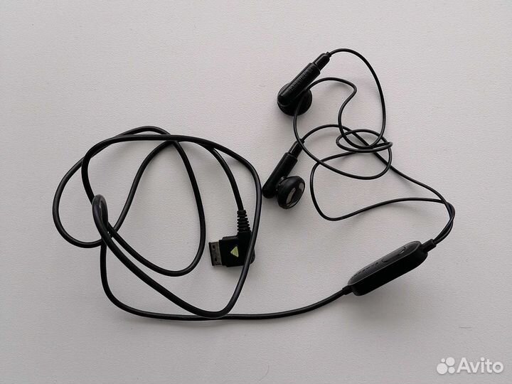 Гарнитура с микрофон к старому Samsung б/у рабочая