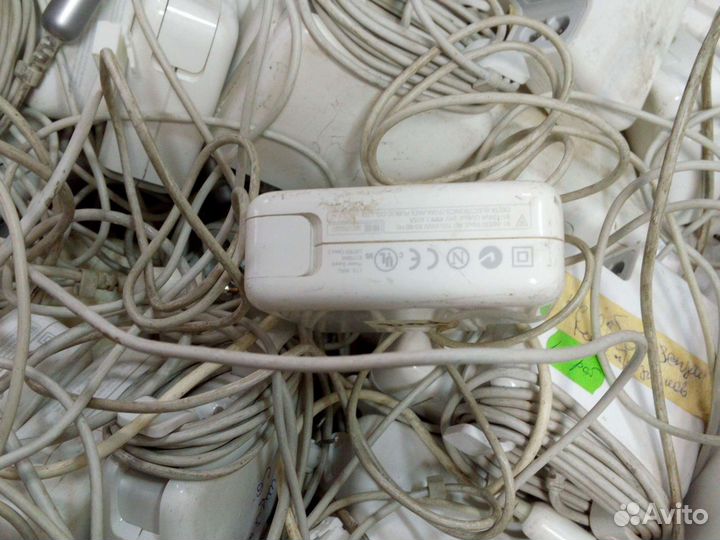 Блок питания для iBook 24,5В 1.875 А, не кондиция