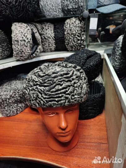 Каракулевая шапка