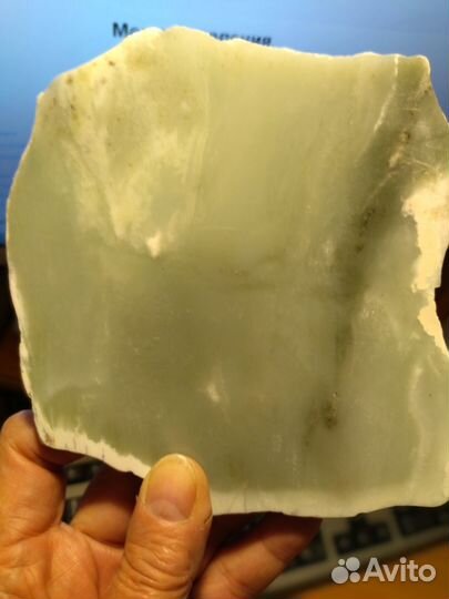 Пластина из нефрита