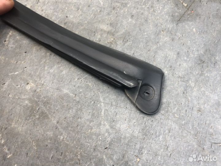 Пер прав уплот двери Genesis 2