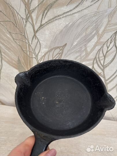 Чугунная сковорода СССР 19 см