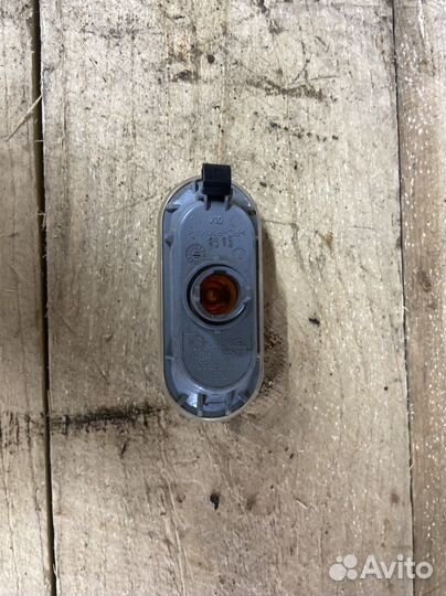 Повторитель в крыло polo