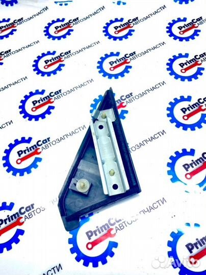 Уголок зеркала левый Mitsubishi Pajero V11V 4D56