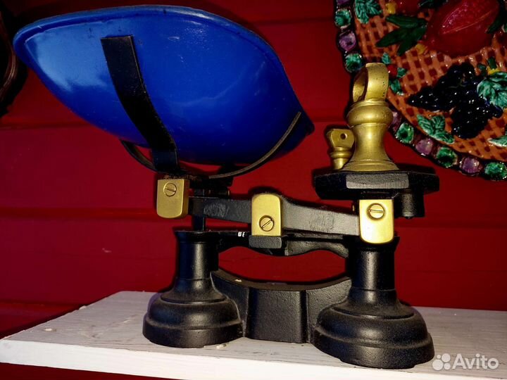 Английские антикварные весы для интерьера