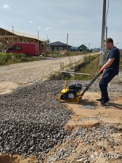 Въездная группа, парковка, площадка