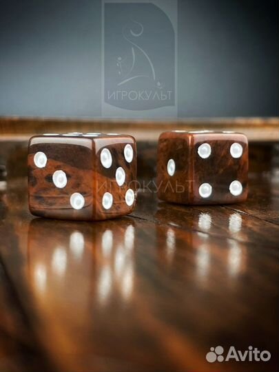 Зары из обсидиана и бильярдного шара в коробке