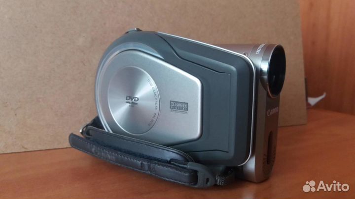 Видеокамера Canon DC10