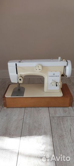 Швейная машина чайка 132м