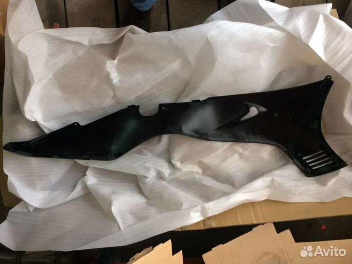 Крышка обтекателя Suzuki AN 250, AN 400