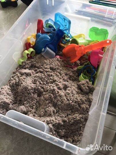 Кинетический песок с песочницей и формочки