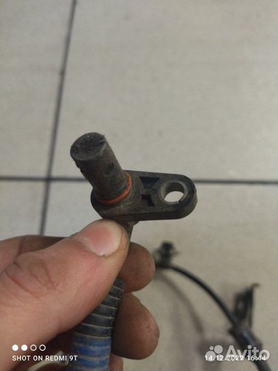 Датчик abs задний левый Hyundai Solaris 1