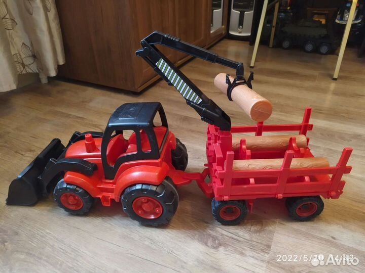 Трактор-погрузчик лесовоз с прицепом Полесье