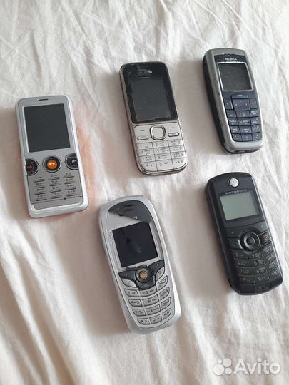 Мобильные телефоны на запчасти