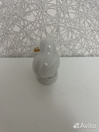 Фарфоровая статуэтка 