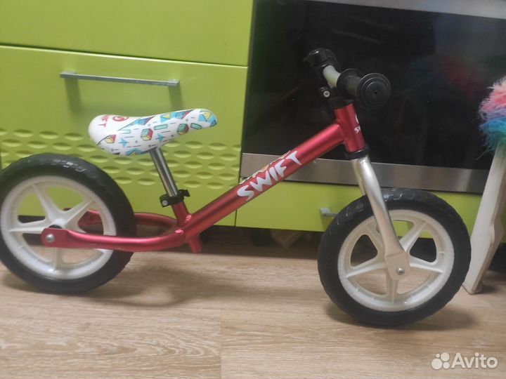 Беговел swift детский