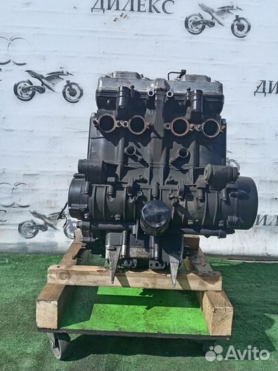 Двигатель Kawasaki ZXR400