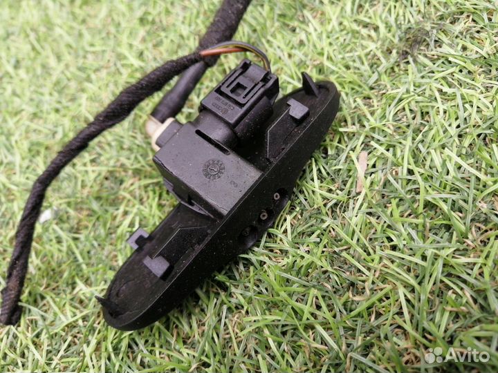 Форсунка омывателя передняя левая Audi Tt