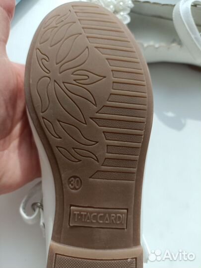 Туфли для девочки праздничные