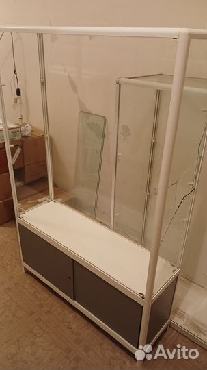 Полка настенная со стеклом