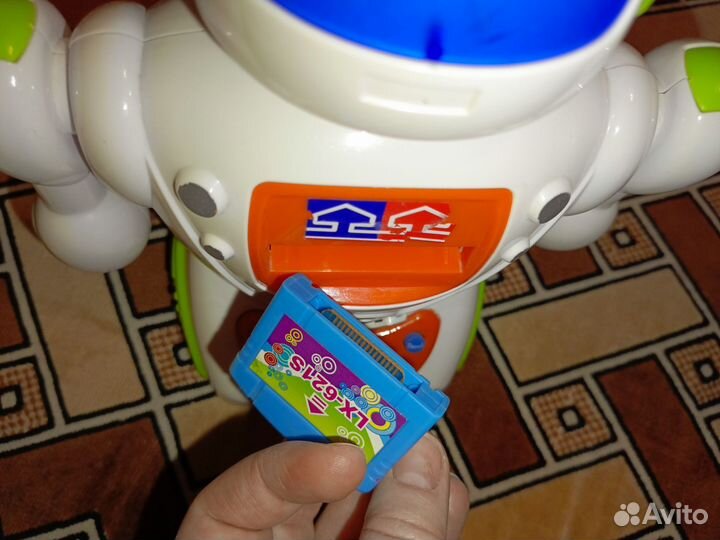 Робот-плеер сказок и песен