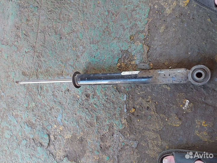 Амортизатор задний Opel Astra J General Motors