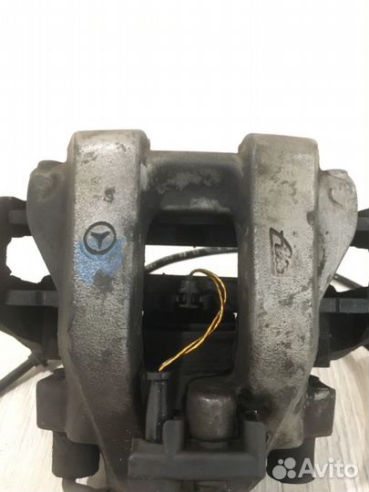 Суппорт тормозной задний правый Mercedes Benz S350