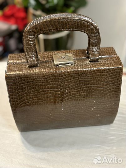 Ретро сумочка, сундучок, саквоящ