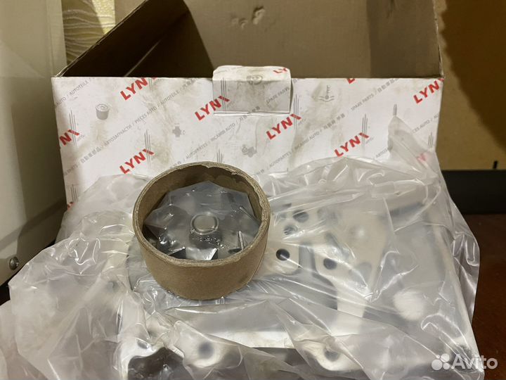 Водяной насос (помпа) на Рено Сандеро