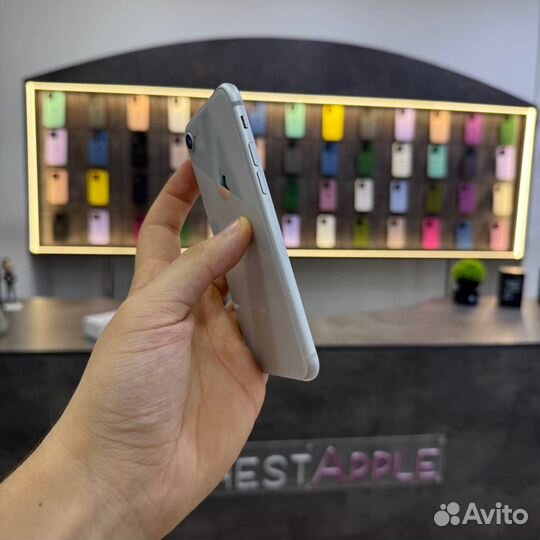 iPhone 8, 64 ГБ