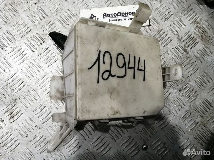 Блок предохранителей подкапотный Nissan Note E11