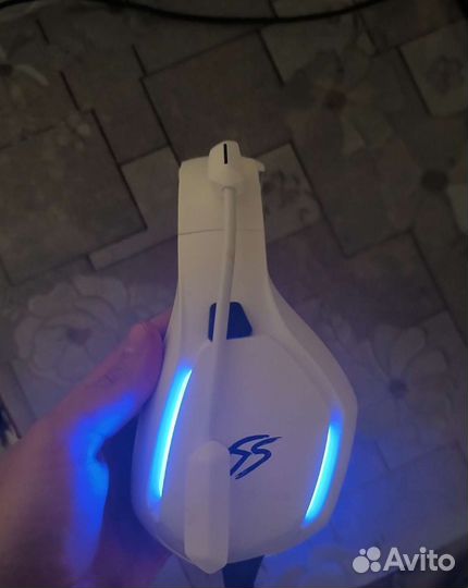 Проводные наушники с микрофоном