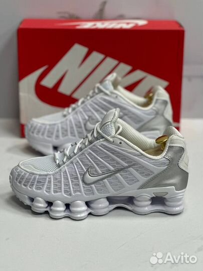 Nike Air Shox: Стиль и Комфорт в одних кроссовках