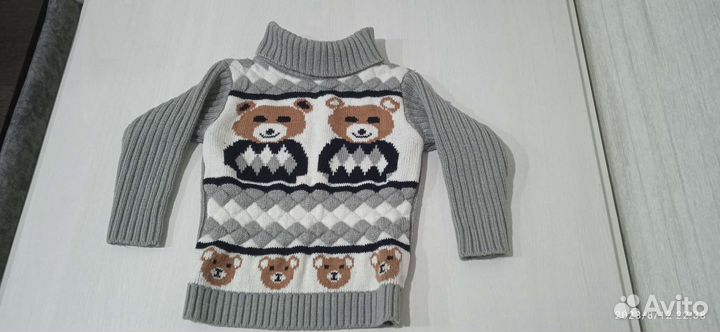 Свитер кофта