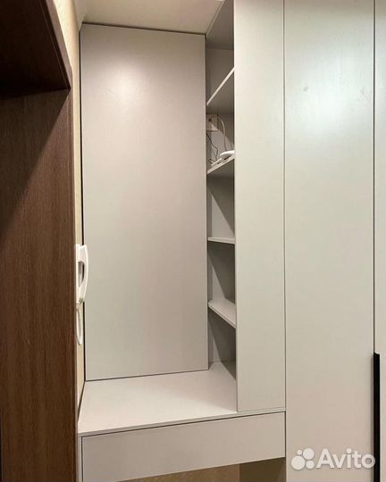 Распашной шкаф