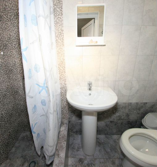 Дом 406,5 м² на участке 4,3 сот.