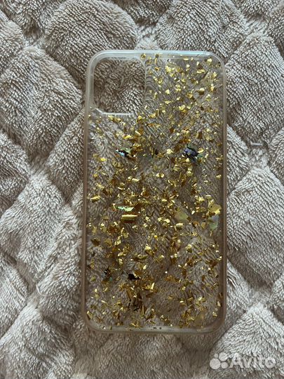 Чехлы на iPhone 11