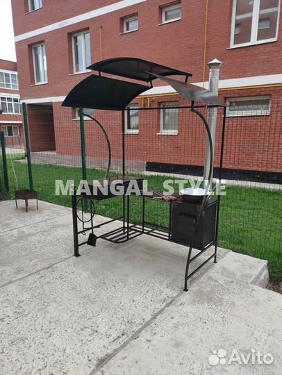 Мангал с крышей