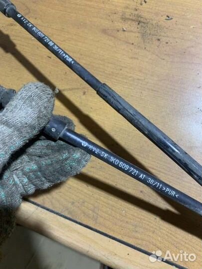 Трос стояночного тормоза Skoda Octavia A5 лифтбек