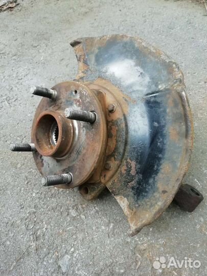 Продам поворотный кулак правый на чери фора